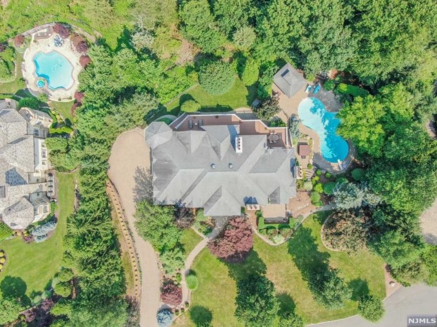 28 Tudor Rose Terrace, Mahwah, NJ 07430