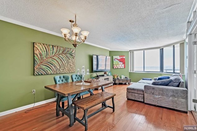 416 Harmon Cove Tower #416, Secaucus, NJ 07094
