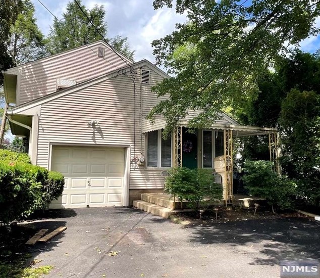955 River Rd, N Milford, NJ 07646