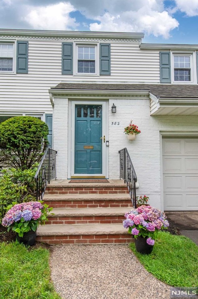 582 Laurel Rd, Ridgewood, NJ 07450