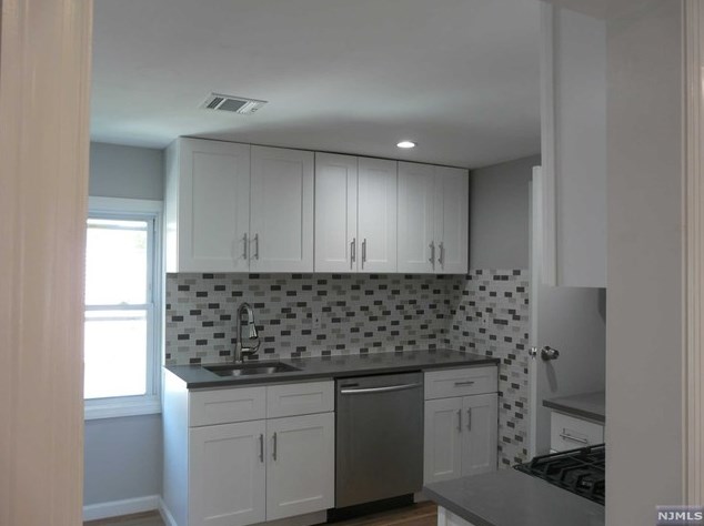 471 Elm Ave #2nd Floor, Bogota, NJ 07603