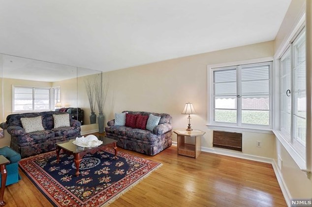 655 Ray Ave, Ridgefield, NJ 07657