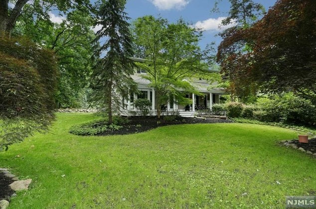 460 Hillside Ave, Allendale, NJ 07401