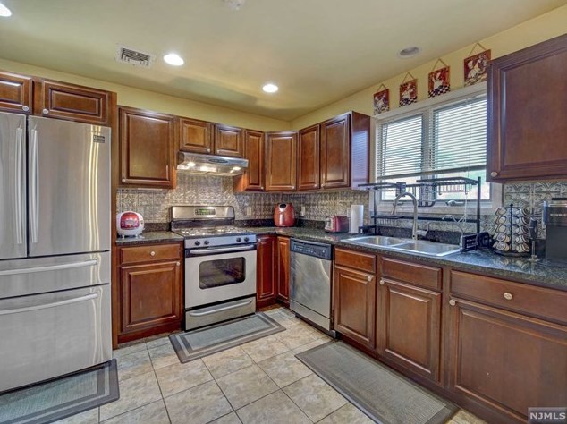 415 Washington Ave, Cliffside Park, NJ 07010