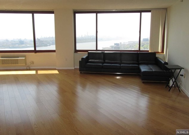 100 Old Palisade Rd #3706, West Fort Lee, NJ 07024