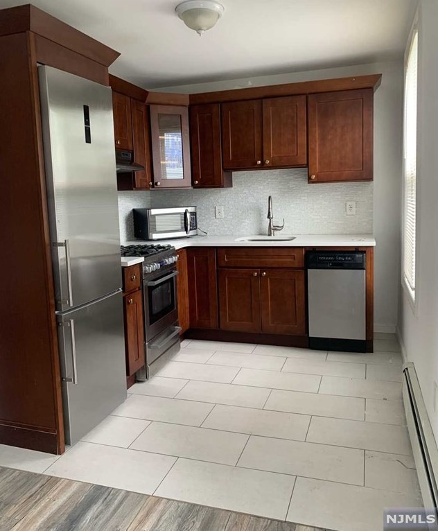 80 Maple St #3, Jersey City, NJ 07304