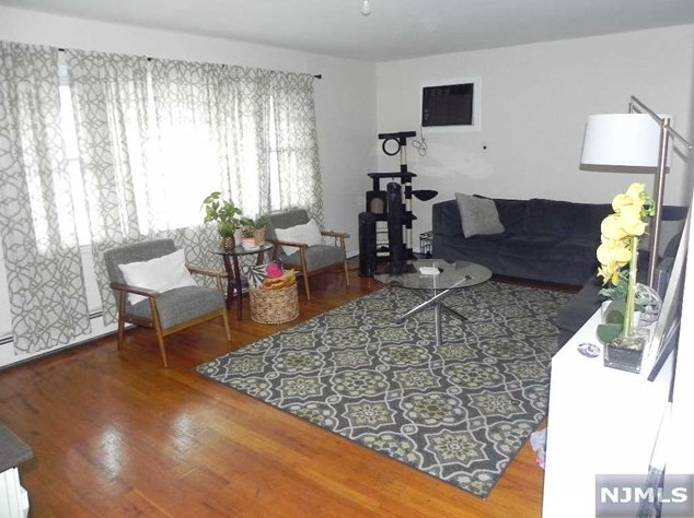 55 John St, Little Ferry, NJ 07643
