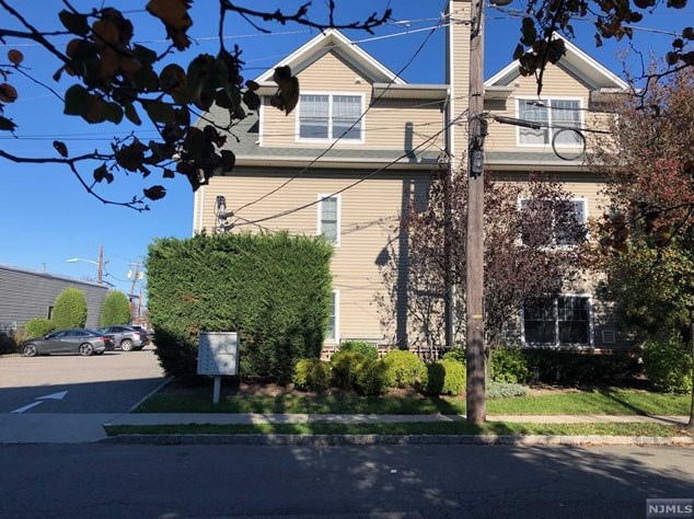 33 Prospect St #9, Palisades Park, NJ 07650