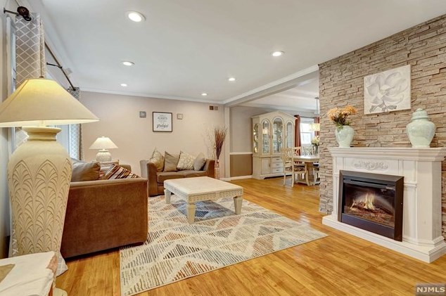 811 Barbara Dr, Teaneck, NJ 07666