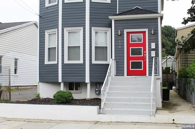 120 Center St #2, Clifton, NJ 07011