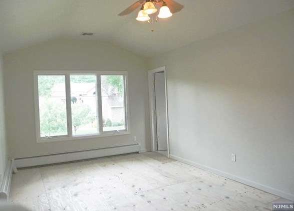 51 Windham Rd, Hillsdale NJ  07642-1325 exterior