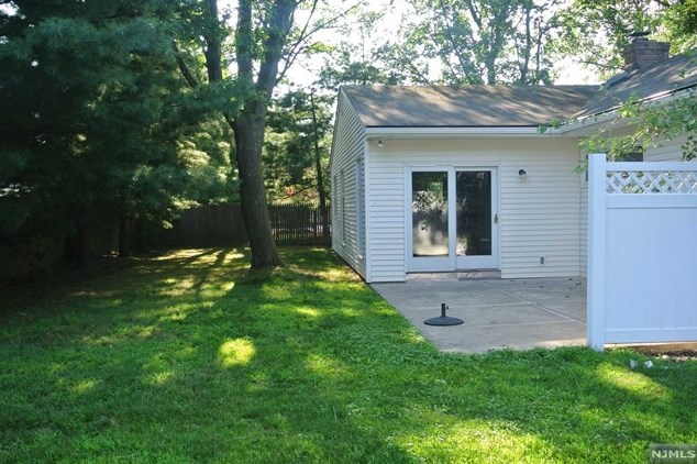51 Windham Rd, Hillsdale NJ  07642-1325 exterior