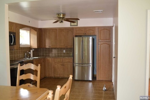 51 Windham Rd, Hillsdale NJ  07642-1325 exterior