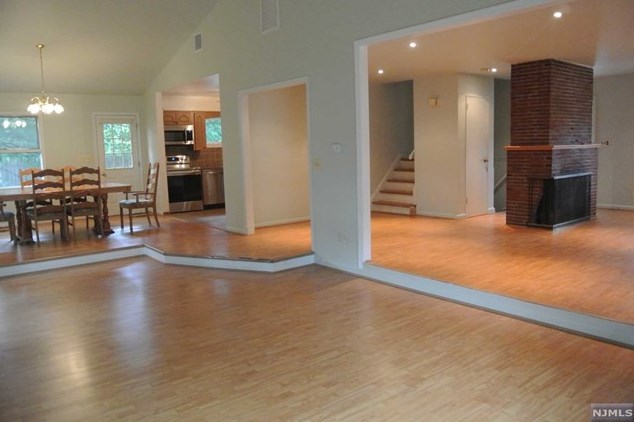 51 Windham Rd, Hillsdale, NJ 07642-1325