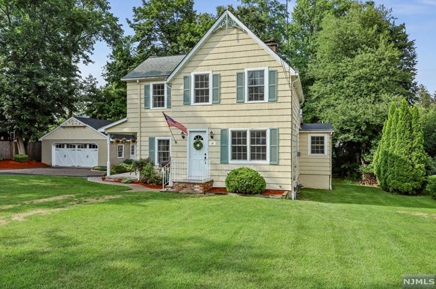 48 Ash St, Westwood, NJ 07675-2804