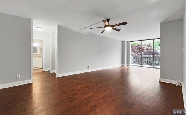 530 Valley Rd #2x, Montclair, NJ 07043