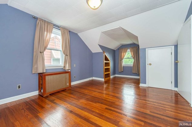 59 15th Ave, Elmwood Park NJ  07407-3511 exterior