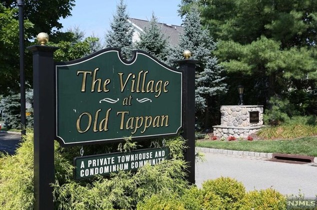 15 Spring Hollow Rd, Westwood, NJ 07675-7471