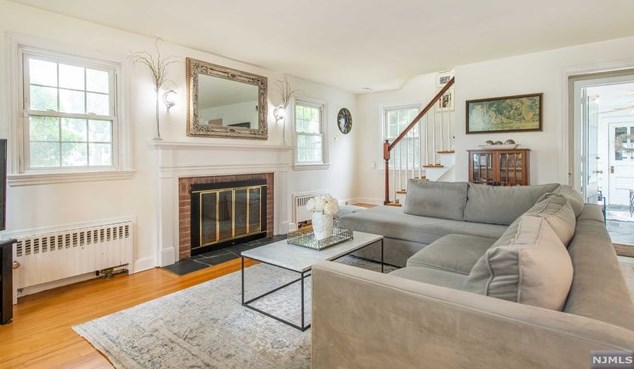 133 Monroe Ave, River Edge, NJ 07661