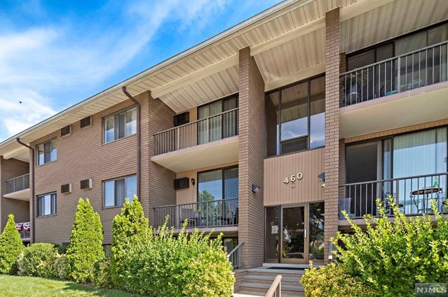 460 Liberty St #209c, Little Ferry, NJ 07643