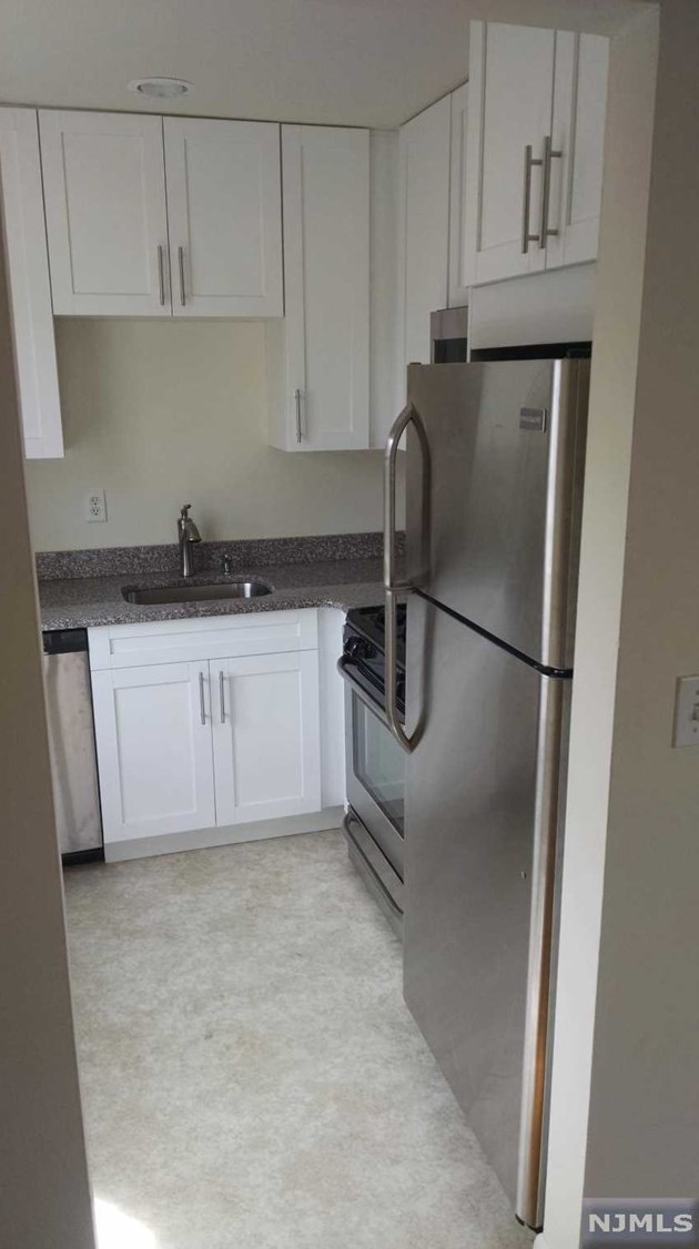 422 Plateau Ave #1, West Fort Lee, NJ 07024