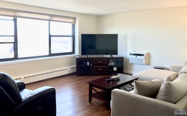 95 Orient Way #2e, Rutherford, NJ