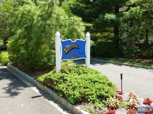 833 Juniper Way, Mahwah, NJ 07430