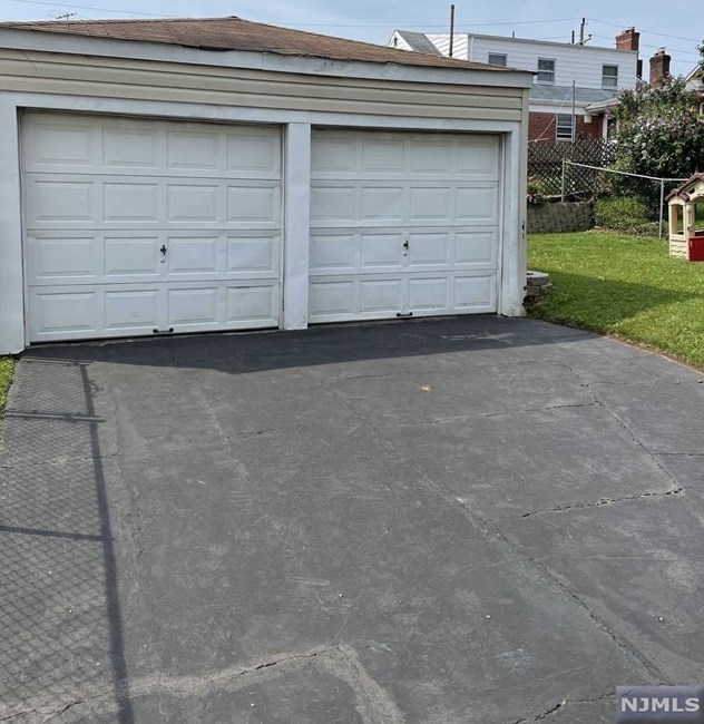 21 Rollins Ave, Clifton NJ  07011-3515 exterior