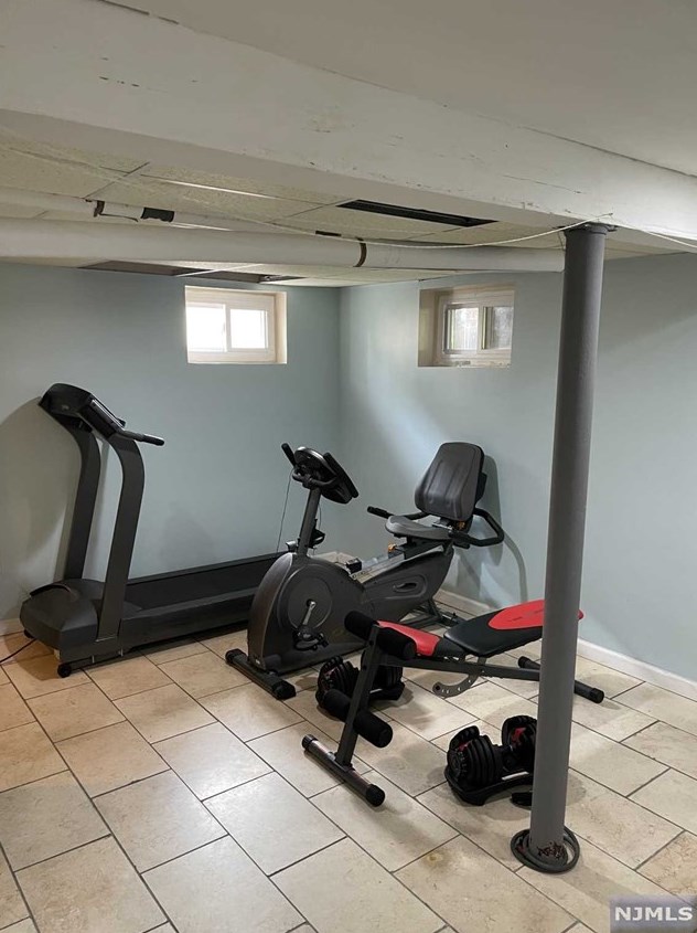 21 Rollins Ave, Clifton NJ  07011-3515 exterior