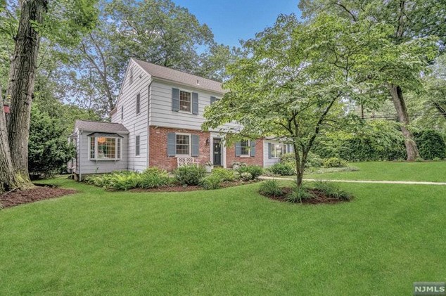 454 Wastena Terrace, Ridgewood, NJ 07450
