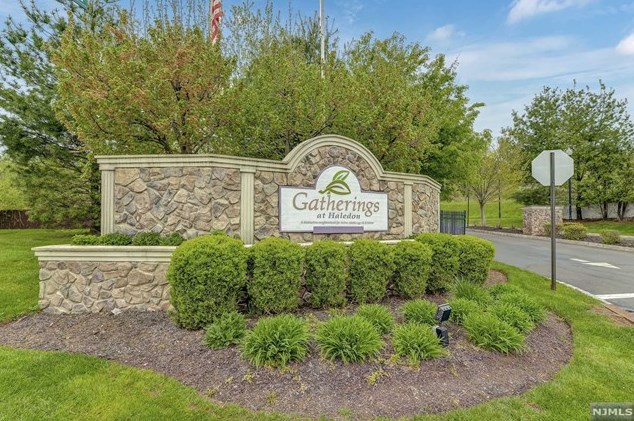 1108 Gatherings Dr, Paterson NJ 07508-1378 exterior