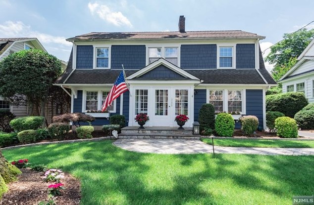 490 Rock Rd, Ridgewood, NJ 07452