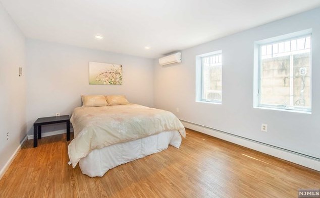 20 Terhune St, Bergenfield NJ  07621-2916 exterior