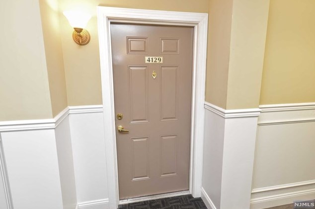4129 Cory Ln, Elmwood Park, NJ 07407