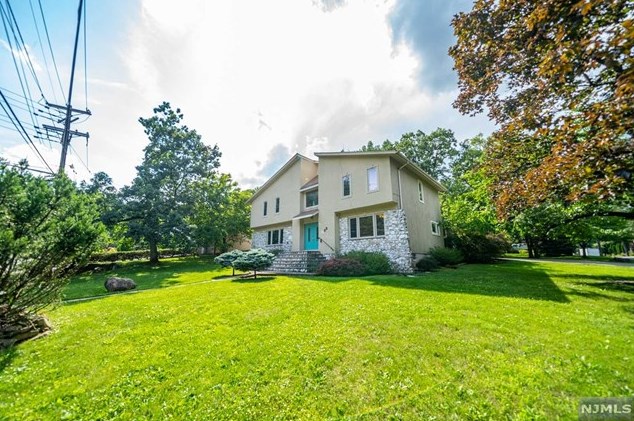 88 Johnson Ave, Englewood, NJ 07632