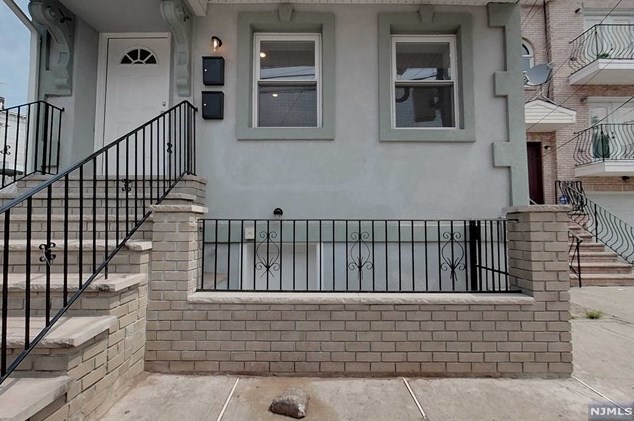 58 Wright St, Newark, NJ 07114-1867