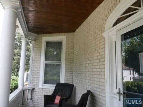 63 W Palisades Blvd, Palisades Park, NJ 07650