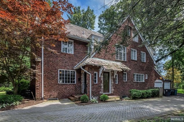 150 Lyman Pl, Englewood, NJ 07631-3609