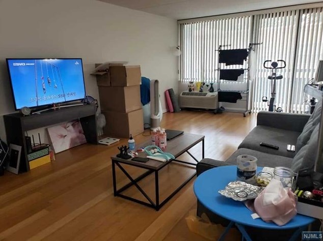 555 Gorge Rd Apt 4b, Cliffside Park, NJ