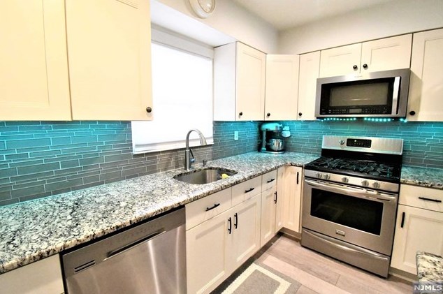 155 Weigands Ln, Secaucus NJ  07094-2128 exterior