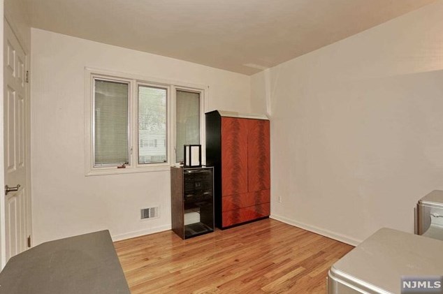 47 Franklin Ct, Emerson NJ  07630-1419 exterior