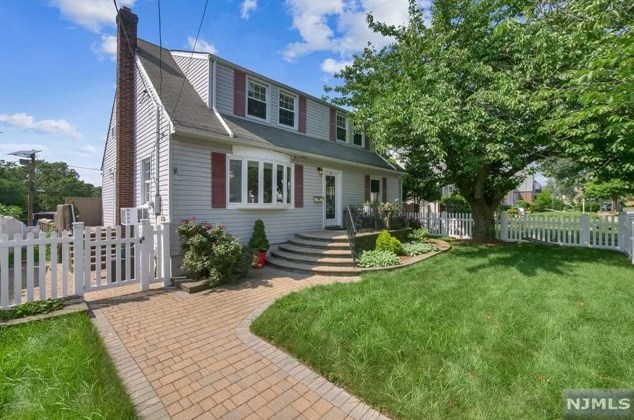 13 Webster Ave, Kearny, NJ 07032