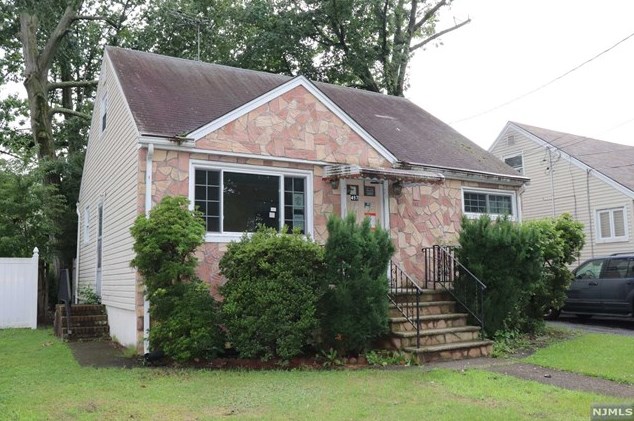 497 Anderson St, Hackensack, NJ 07601-1508