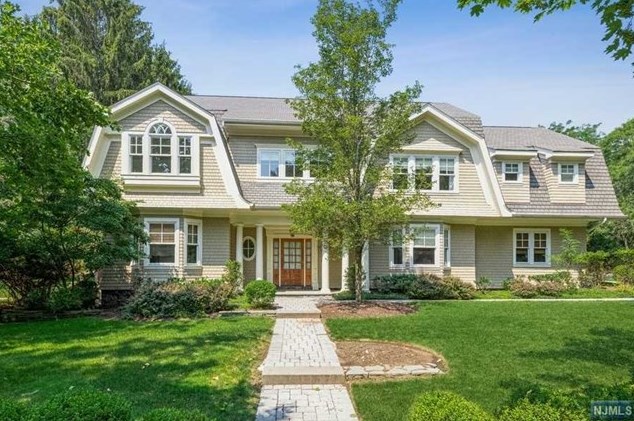 35 Rickland Rd, Westwood, NJ 07675