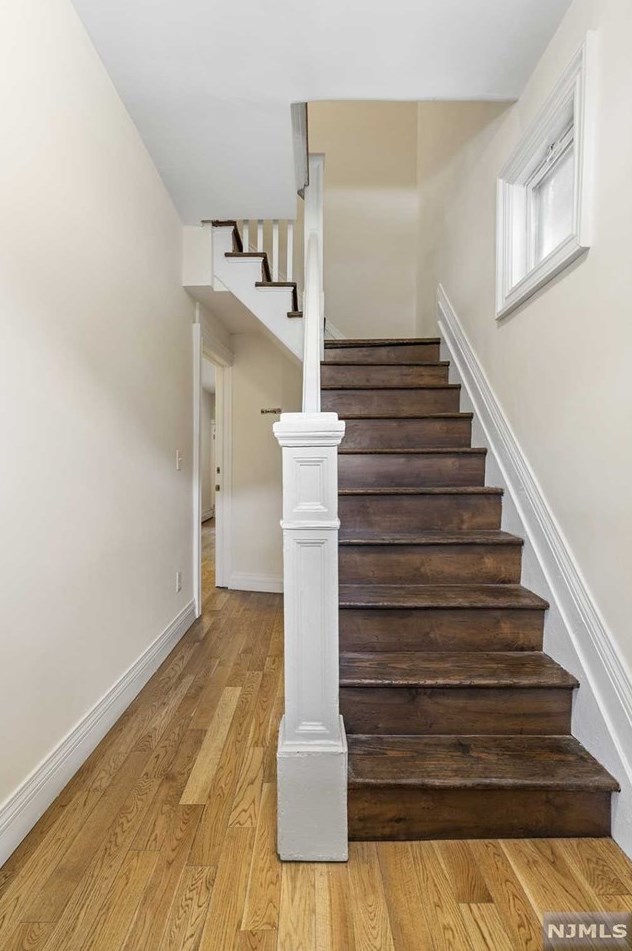 1679 Maple St, West Fort Lee, NJ 07024-2503