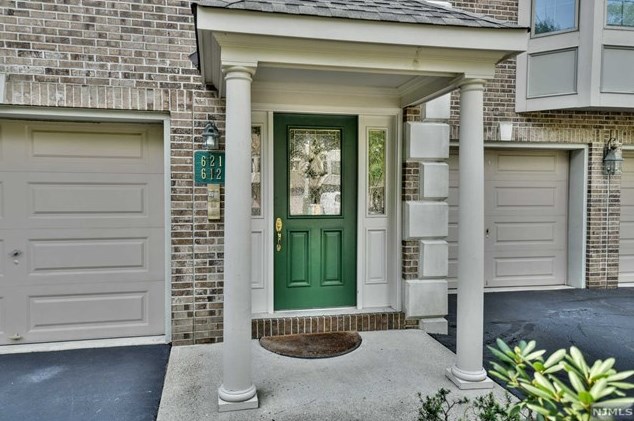 612 Linderman Ln, Montvale, NJ 07645