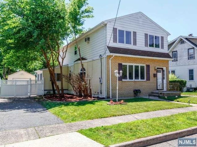 27 Insley Ave, Rutherford, NJ 07070