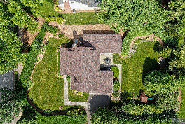 211 Bellair Rd, Ridgewood, NJ 07450