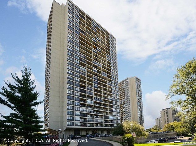 6 Horizon Rd, West Fort Lee NJ 07024-6601 exterior