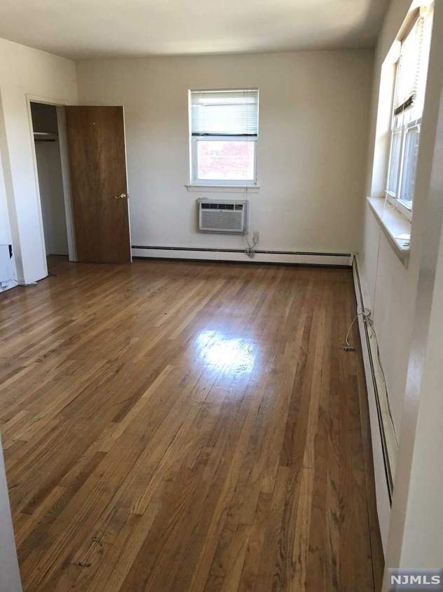 100 Broad Ave #1b, Palisades Park, NJ 07650